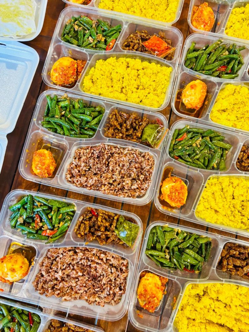 Hero slide: MENU SPECIAL MINGGUAN - Menghadirkan kejutan menu di setiap minggunya